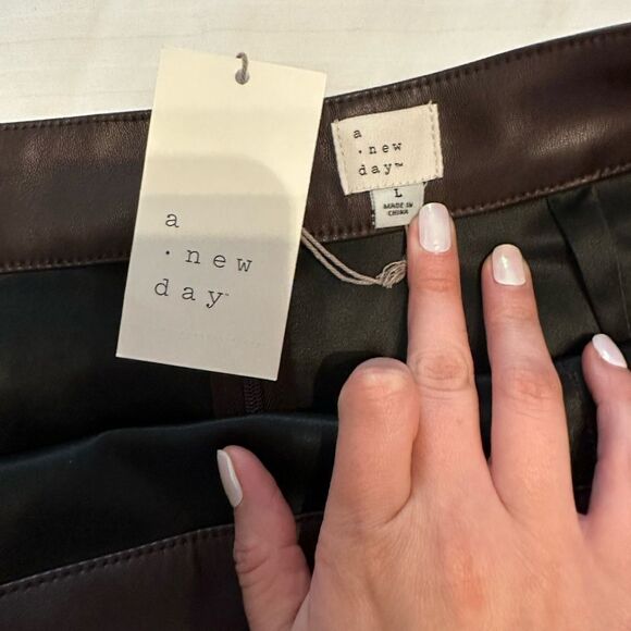 A New Day Brown Women's Mini Faux Leather Skirt Large - Picture 4 of 6